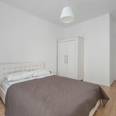 Family Apartment With Balcony Lodz Odnowiciela 13 By Heyrent Apartment *