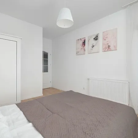 Family Apartment With Balcony Lodz Odnowiciela 13 By Heyrent Apartment *