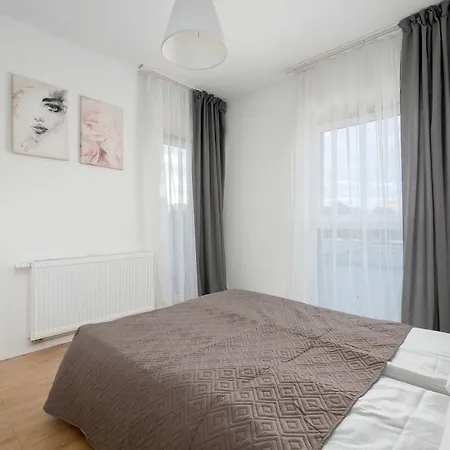 Apartment Family Apartment With Balcony Lodz Odnowiciela 13 By Heyrent